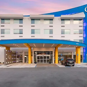 Hotel Glo Western Savannah-gateway I-95 ***