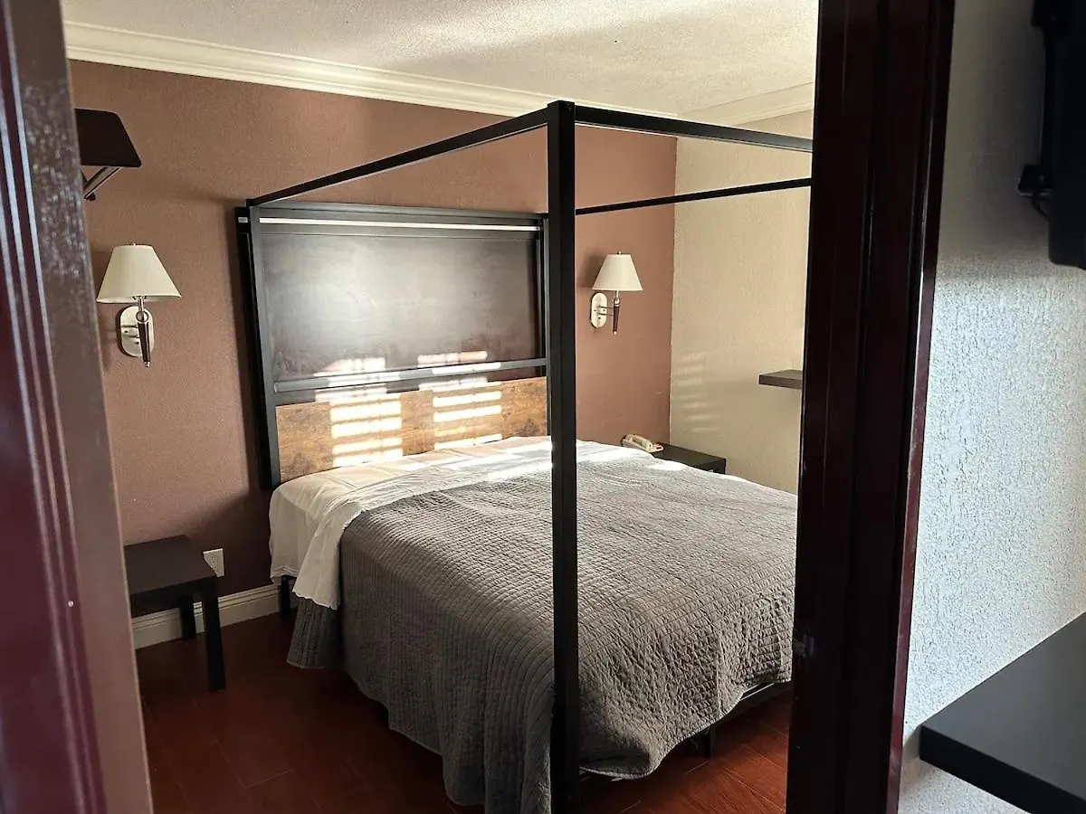 Cabana Inn & Suites Long Beach Hotel